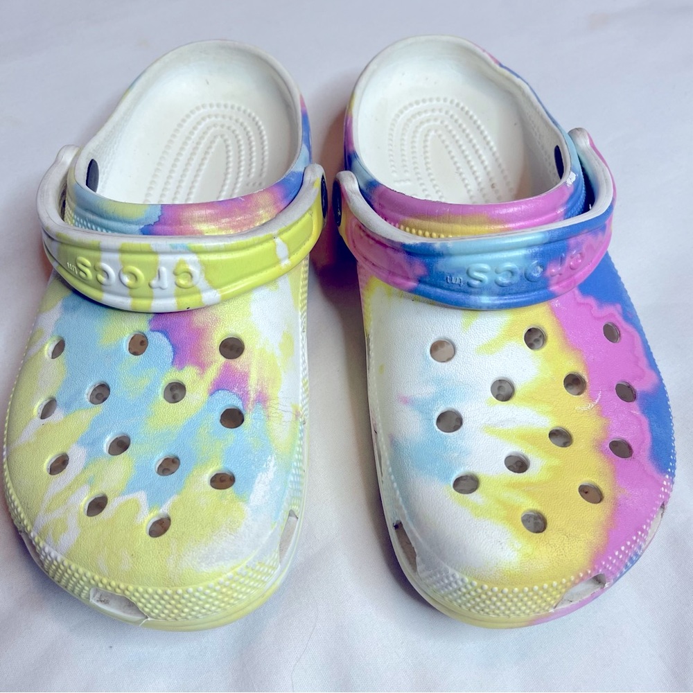 Crocs Classic pastel tie -dye graphic clog sandals shoes